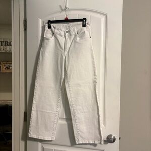 Kut from the Kloth Lucy High Rise Wide Leg White Jeans.  Women’s size 4.